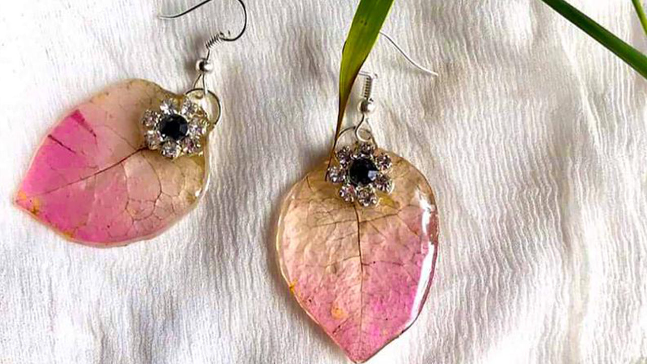 Natural shop flower earrings