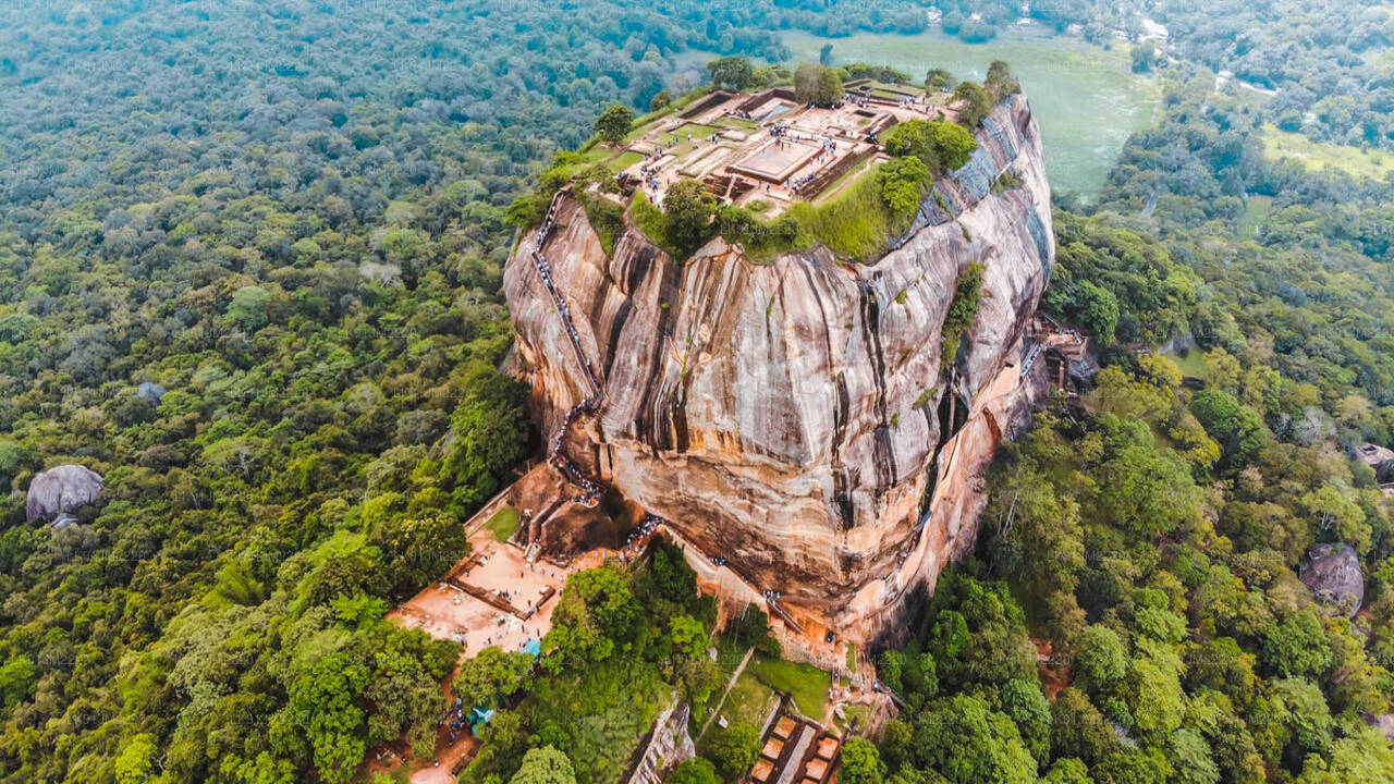 Discover Sigiriya by Helicopter from Negombo